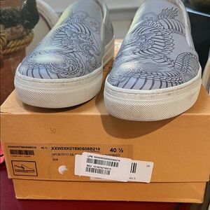 Gray Slip-On Sneakers with Bird Design